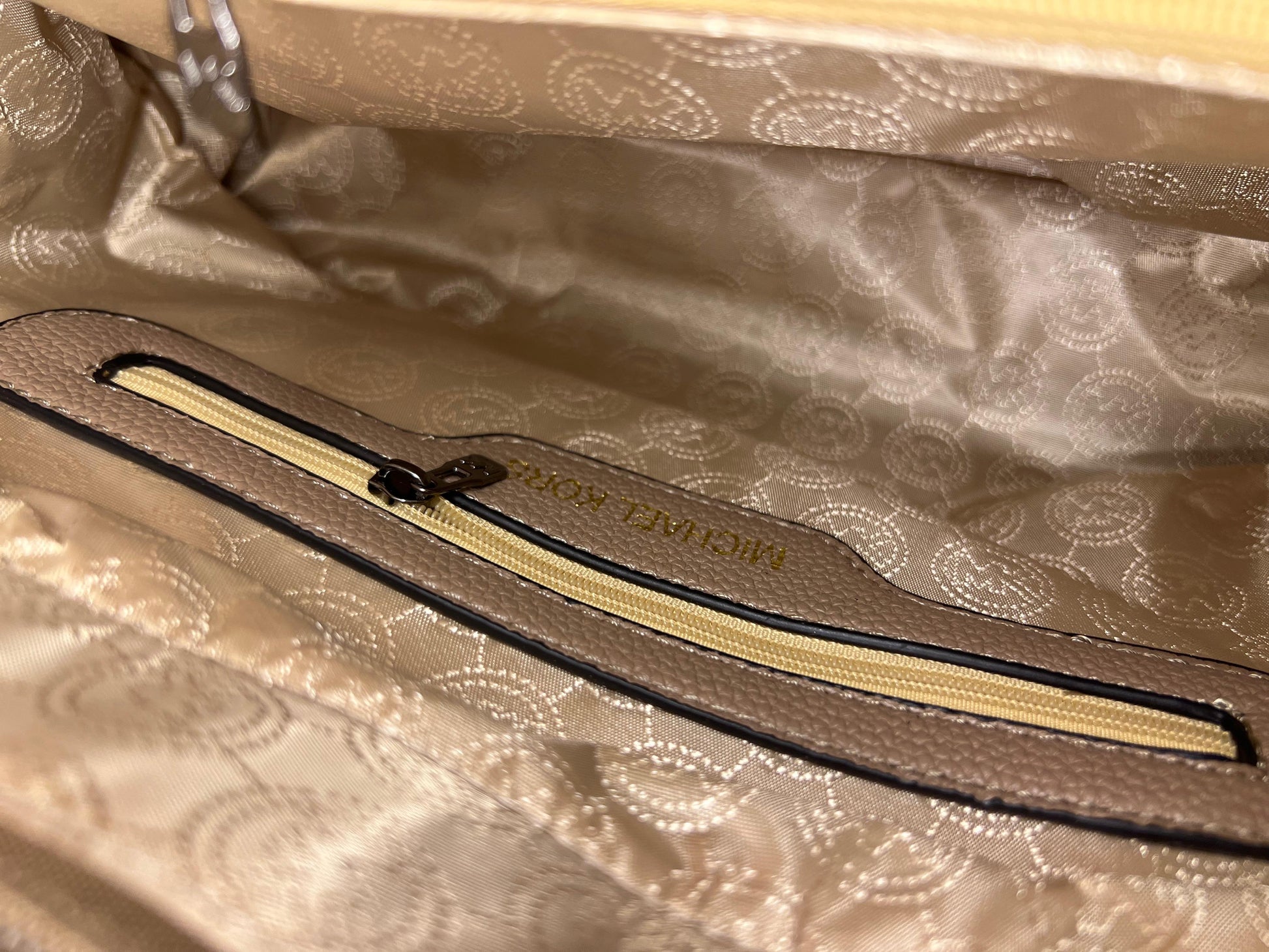 Michael Korse Shoulder & Crossbody Bag With Strap Leather Material